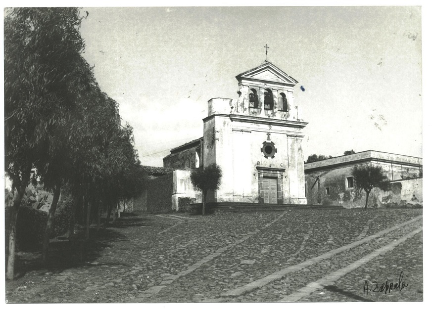 Chiesa Trinita Anni Settanta - foto di Alfio Zappalà